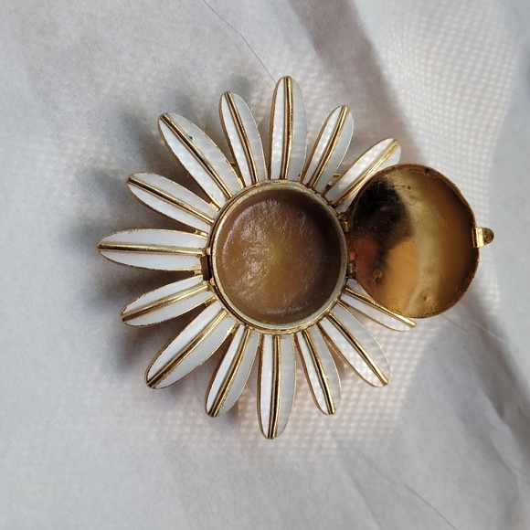 Lot of Vintage Floral Brooches - Picture 12 of 15